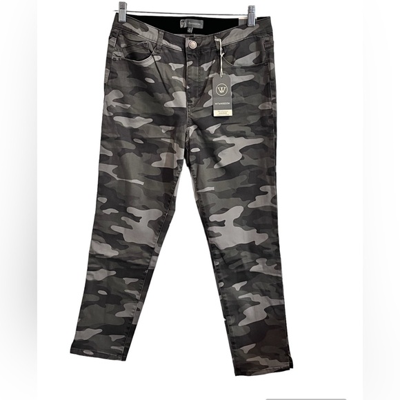 Ab'Solution Camo High Waist Ankle Skinny Pants
WIT & WISDOM - Picture 5 of 11